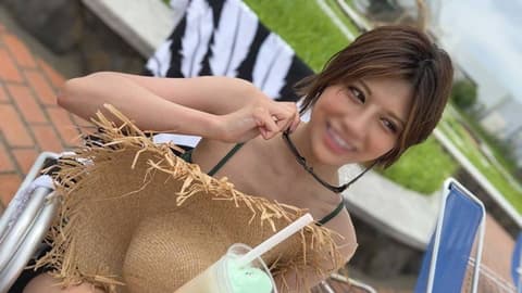 独家 在泳池搭讪到的175公分模特儿身材巨乳辣妹（25岁）,被大叔的超持久鸡巴勐插到狂叫不断连续高潮 FC2-PPV-4944862