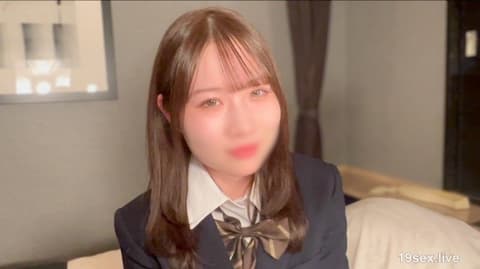【完全復活xAF黑船来袭】非常抱歉让大家久等了。回到FC2的传说20cm以上巨根，让18岁遥香小姐的身心都委託给它，人生初次中出，以及第一次肛交，请好好观看。 FC2-PPV-4845383