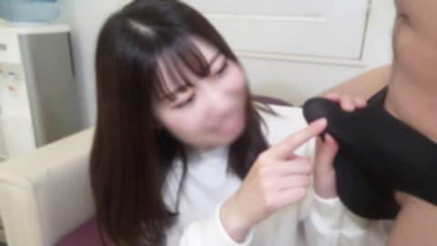 独家 【豪华四发射！】肤色苍白身材高挑美丽。向日无光的业务助理女孩看到硬梆梆的阴茎后，反应过于淫荡，不停地内射！ FC2-PPV-4934647